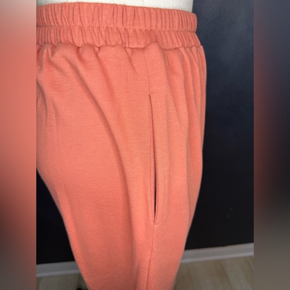 Vintage Lacy Afternoon Lounge Set by Shell Kepler
✨ Ships Fast Smoke-Free Home ✨ - Picture 3 of 13